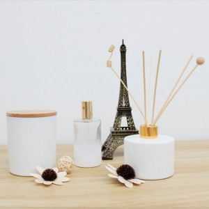 luxury china wholesale frosted black and white perfume spray diffuser bottle and scented glass candle jar with wooden lid FAJ7492