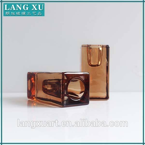 china wholesale Diamond Candle Holder - LX-Z066 hand pressed classic design smoke color clear cube glass square taper candle holder – Langxu