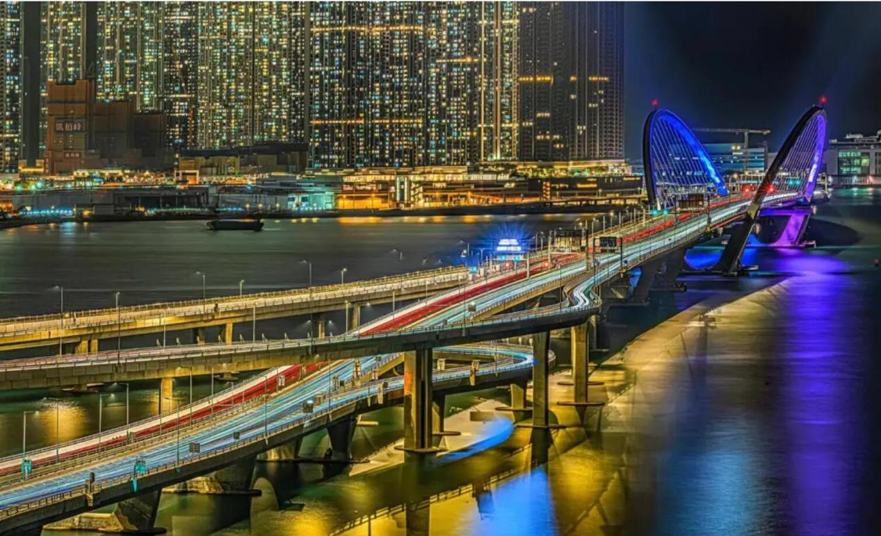 La luz de obstrucción de Lansing se ha instalado con éxito en el puente Cross Bay Link, Tseung Kwan O