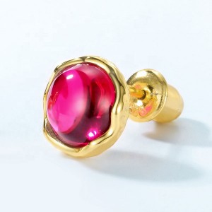 Exquisite Women Round Red Corundum Earrings OEM ODM 14k Gold Plated 925 Silver Stud Earrings