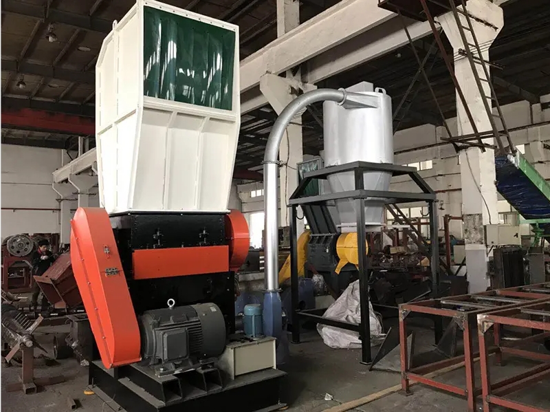Plastic Lump Crusher: Working Principle and Applications