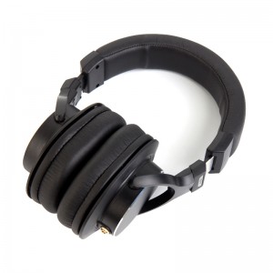 Studio headphones MR830X for recording