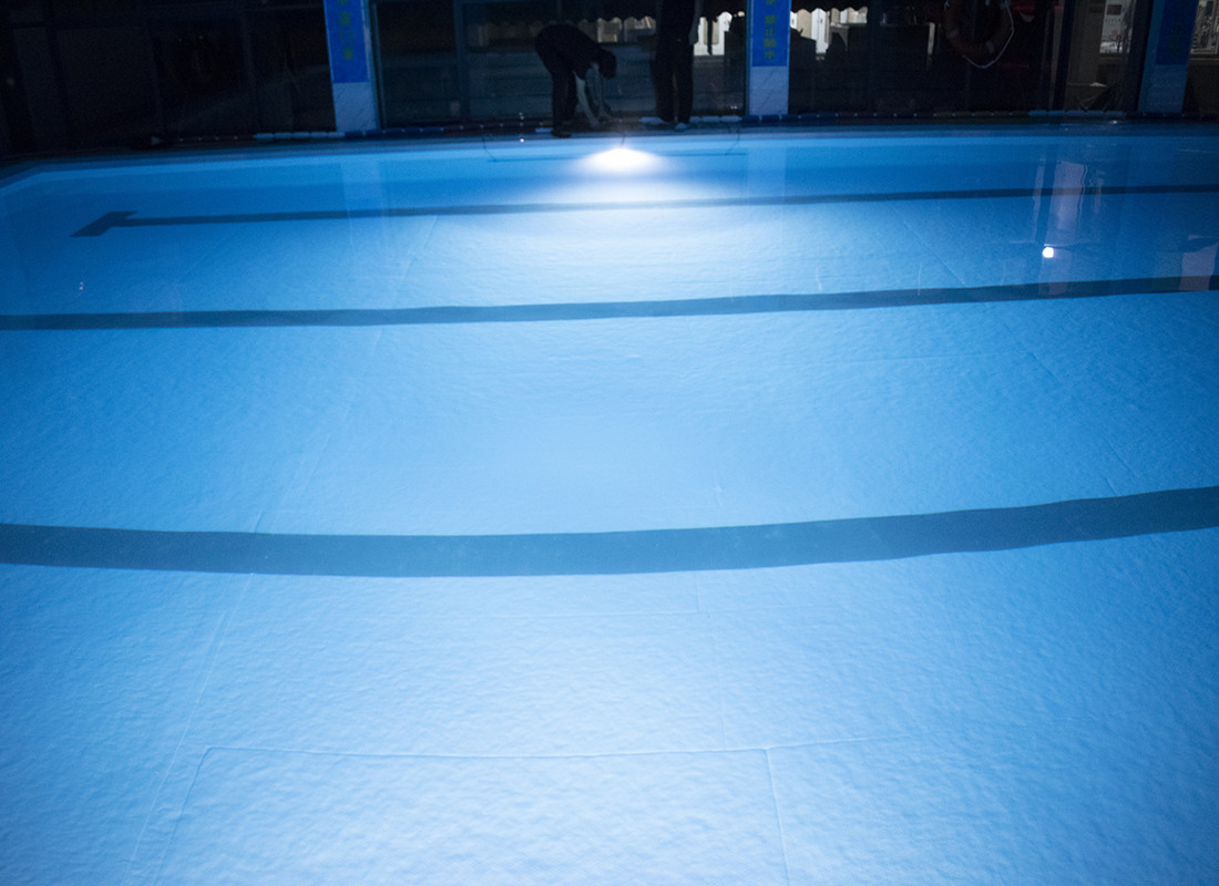 Forskellen på almindelige lysstofrør og svømmebassinlys