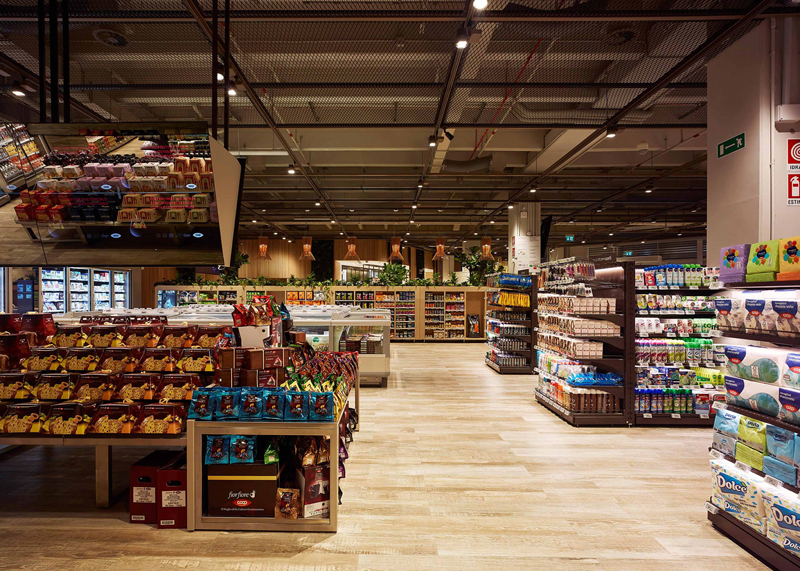 Ci hè qualchì fatturi specifichi da cunsiderà per l'illuminazione di supermercati?