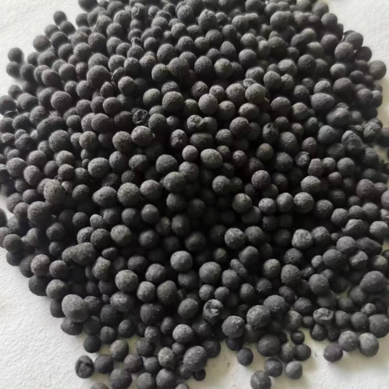 Seaweed organic granular fertilizer offers several benefits for plants and the environment