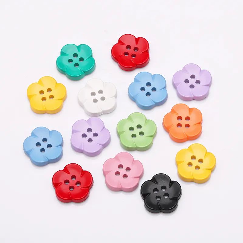 LEMO Vendita all'ingrosso più economica Logo di cuncepimentu personalizzatu Colorful 4 Holes Button Cuce Shirt Buttons For Dressing