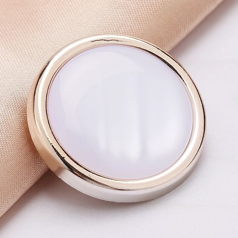 LEMO fashion novelty sewing buttons Round Decoration Embossed Fancy plastic buttons for clothes