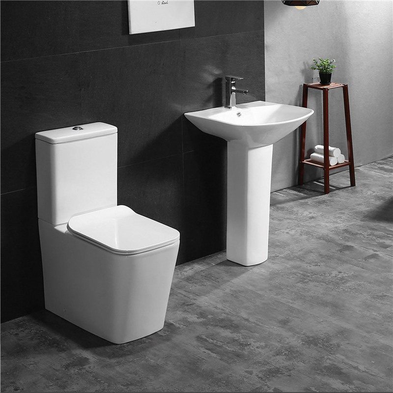 Rimless two piece floor mounted water saving Ceramic   p-trap toilet with square shape