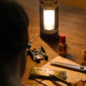 LHOTSE Тристулковий світлодіодний робочий ліхтар з підставкою