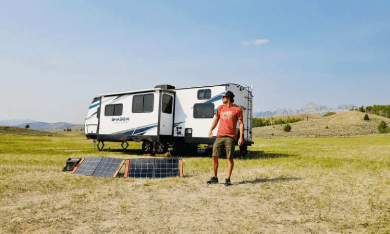 Installere solcelle på campingvogner: 12V og 240V