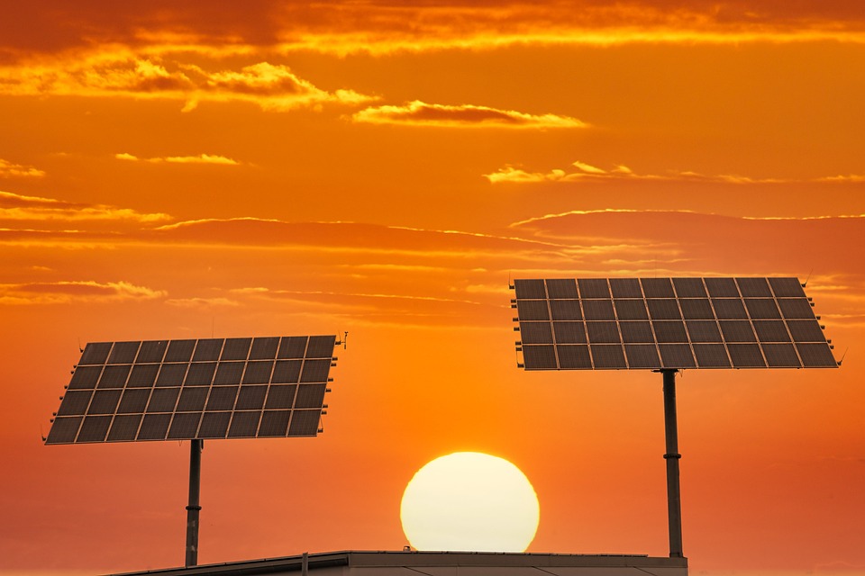 Hvor lenge varer solcellepaneler?
