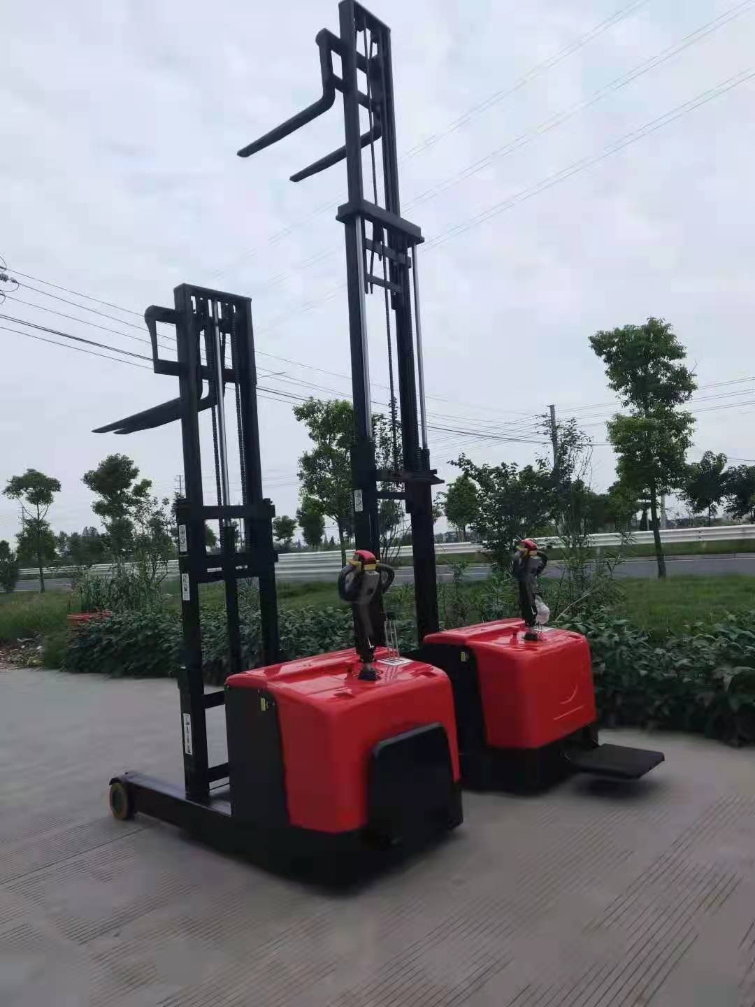 full electric stacker (2)
