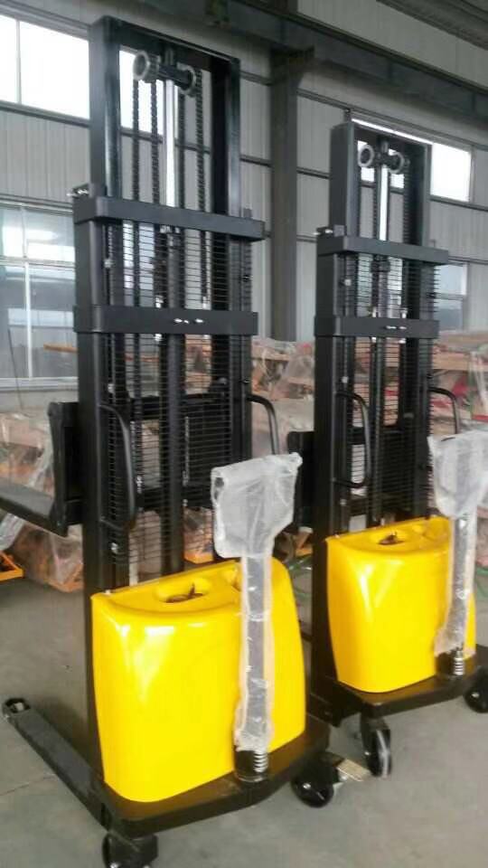 electric stacker 
