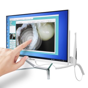 Universiteto odontologijos klinikoje naudojama itin didelės raiškos 23,8 colio kompiuterio vidinė burnos kamera