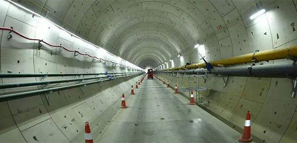Моќност од 2 км работи во тунелот и вратилото решение за повторувач на сигнали за мобилен телефон