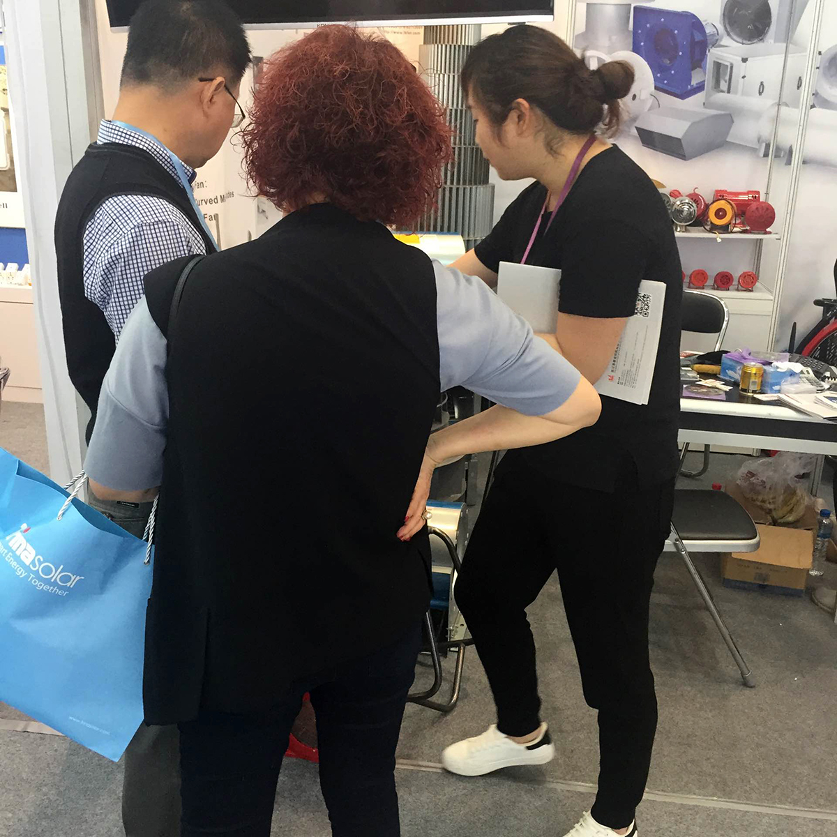 In April 2017, colleagues from our foreign trade department participated in the Spring Canton Fair.