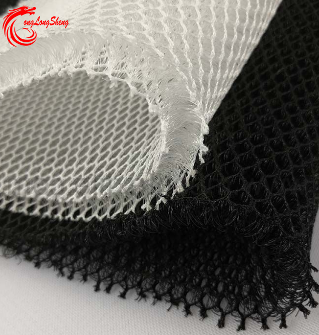 Sandwich mesh material and characteristics: