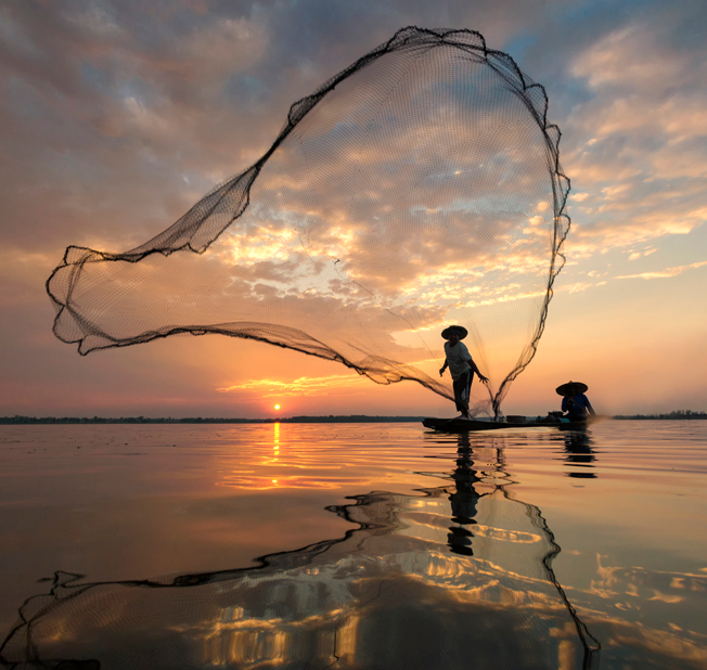 Kateguhan tinggi nyekel parabot fishing Leungeun dialungkeun fishing net