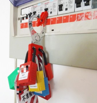 Overview of the Lockout/ Tagout process: 9 steps