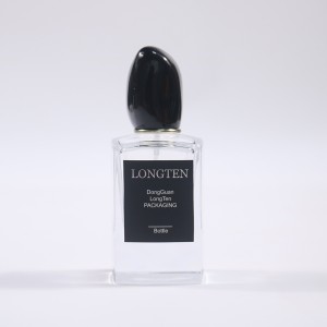 25 ml-es 50 ml-es 100 ml-es átlátszó négyzet alakú egyedi logós tölthető luxus, üres üveg parfümös üveg
