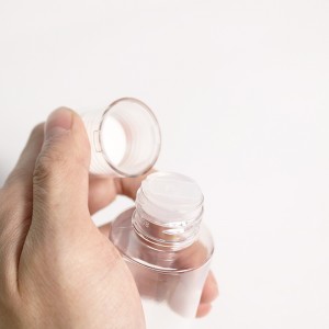 Lemmikkien muovipullot, läpinäkyvät kirkkaat puristettavat pullot kierrekorkilla