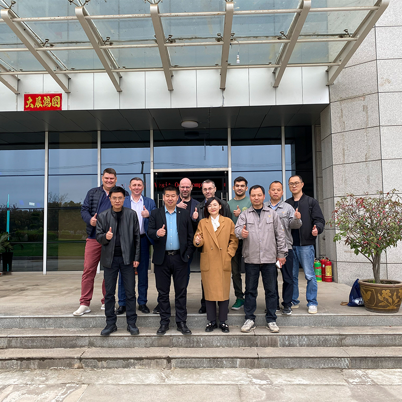 Customers interested in Coriolis mass flow meters, online viscometer and level gauge came to visit factory