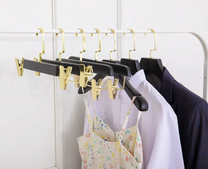 Luxury clothes boutique wooden coat hangers in black with gold metal for children/adult