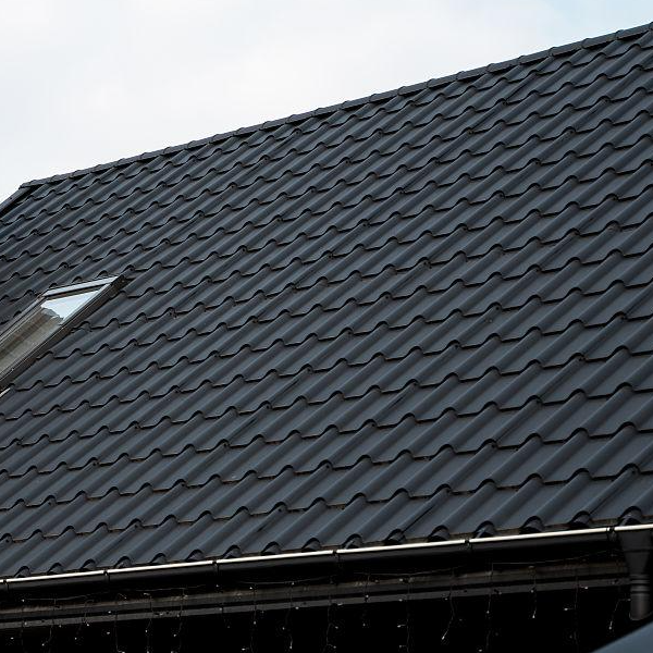 Tablă de acoperiș din metal ondulat