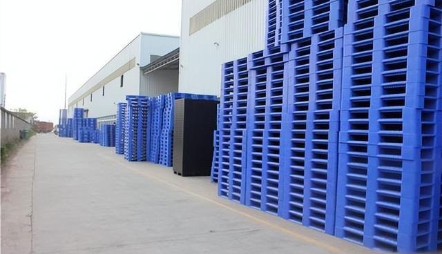 Why plastic pallet with steel pipe? What is the benefit of plastic pallet with steel pipe?