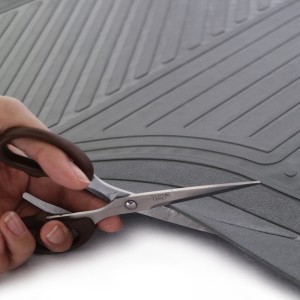 Basic universal 4pcs car floor mat with valuable protection