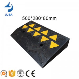 500*280*80mm Rubber Kerb Ramp With Yellow Reflective Film
