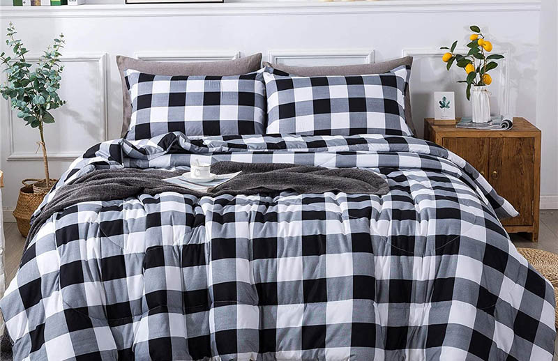 The four piece set of pure cotton material on the bed makes you sleep well all night!