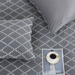 Fold composite quilt