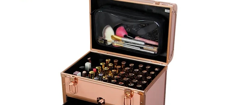 Top Features to Look for in a Professional Rolling Makeup Case