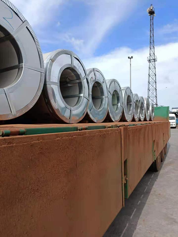 300 tons of galvanized steel coils ready to be shipped to Chile
