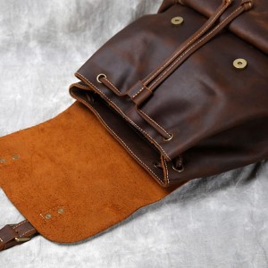 حقيبة ظهر كلاسيكية للرجال مصنوعة من جلد كريزي هورس