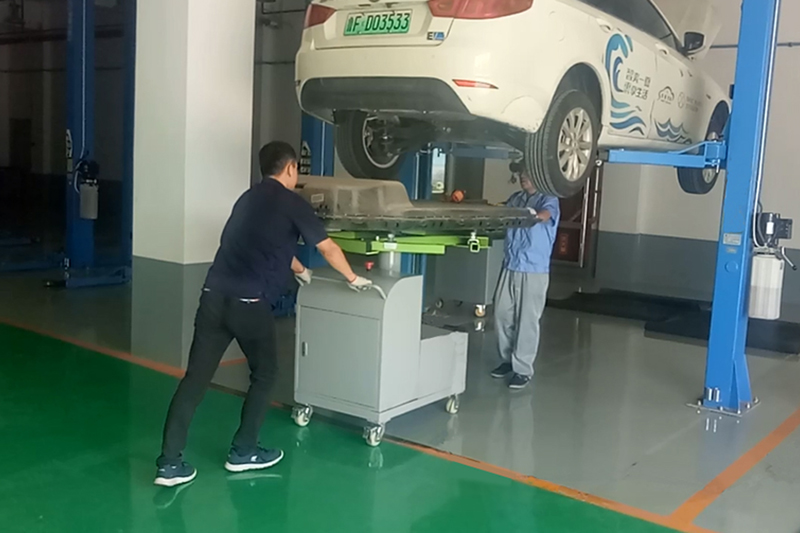 “LUXMAIN” completes the long-spectrum layout of the new energy vehicle power battery lift trolley