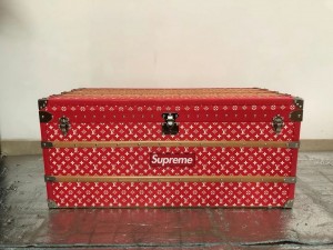 Supreme X MALLE COURRIER 110 hard box