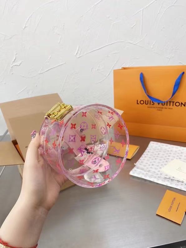 This small transparent box is actually a jewelry box, it’s the size of a palm, but it’s really delicate!! Box packaging Folding box➕Airplane box