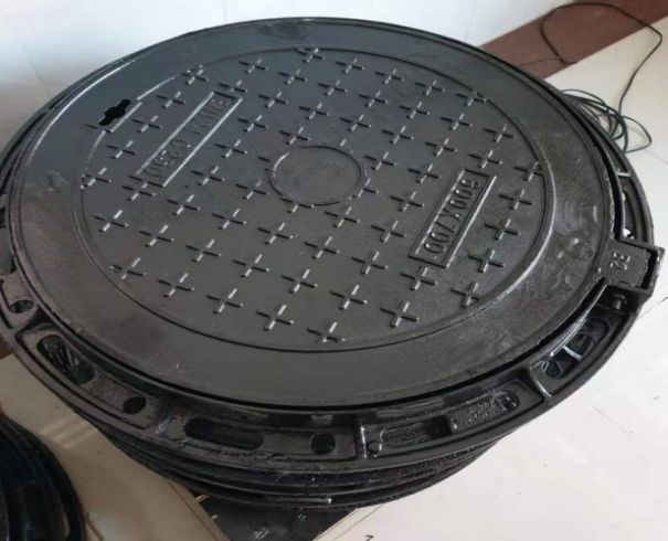 What is ductile iron manhole cover
