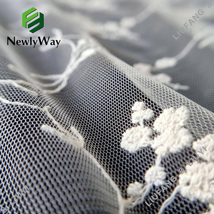 Best Price for Printing Mesh Fabric - Popular Chinese Flower Pattern Embroidered Nylon Tulle Mesh Lace Fabric for Dress – Liuyi