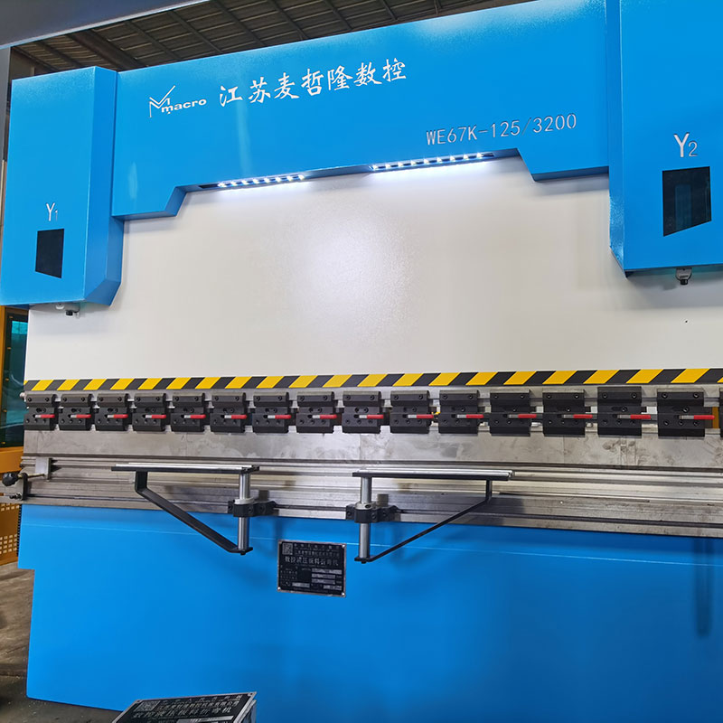 Chinese wholesale Tandem Press Brake Machine - CNC Cyb Touch12 controller 4+1 axis WE67K-125T/3200mm hydraulic press brake machine – Macro
