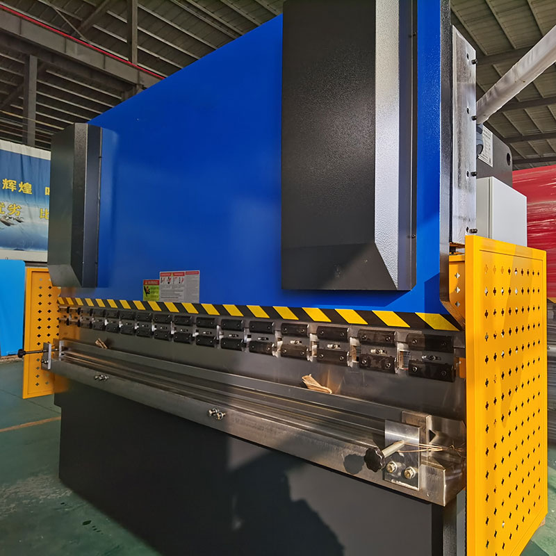 High accuracy WC67Y-160T/4000mm hydraulic press brake bending machine Featured Image