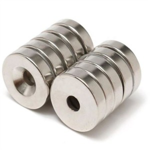 Pembekal magnet Cincin Bulat Countersunk Neodymium Magnet dengan Lubang Skru