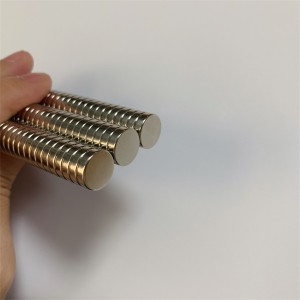 Produsen Magnet Boron Besi Neodymium Magnet Cakram Permanen N35 yang disesuaikan