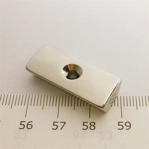 N52 tugeva segmendi kõvera kujuga kõrge kvaliteediga madala hinnaga neodüümi kaarmagnetid