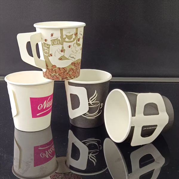 4 uncijos / 7 uncijos / 9 uncijos vienkartiniai popieriniai puodeliai Individualiai pritaikyti karštos kavos puodeliai „Butterfly“ popieriniai puodeliai su rankena ir dangteliais