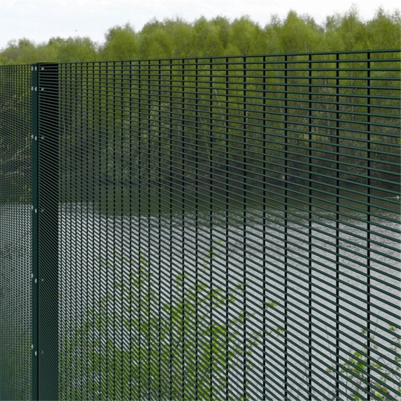 wire mesh fence34