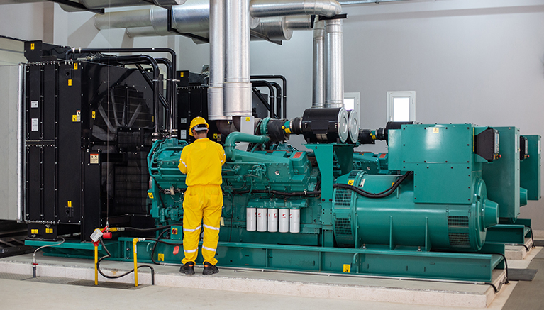 What are the precautions when using diesel generator sets in hot weather