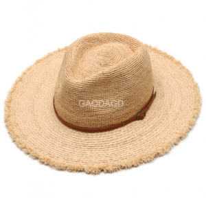 oblíbený slaměný panamský klobouk z rafie